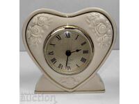 CEAS DE MASĂ CU CUARȚ, DEFECT