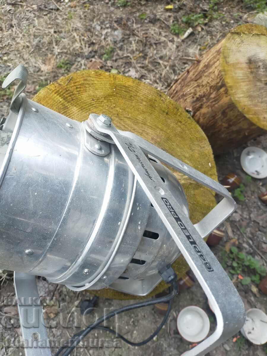 голям цветен проектор - 6