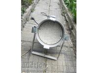 голям цветен проектор