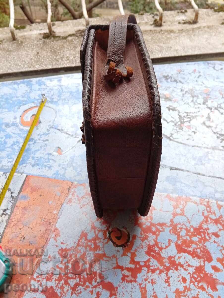 Delivery of Genuine leather handbag