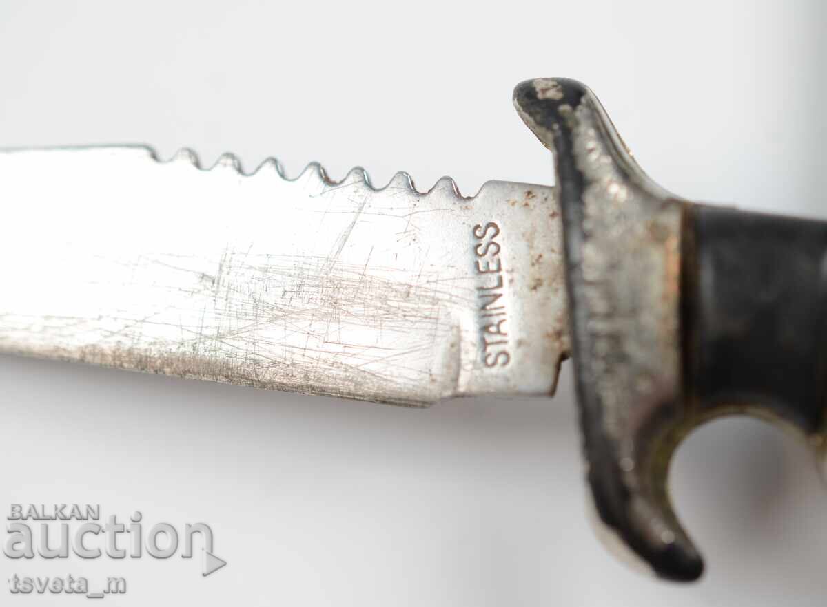 Licitație Mini cuțit, miniatură a unui cuțit de vânătoare clasic