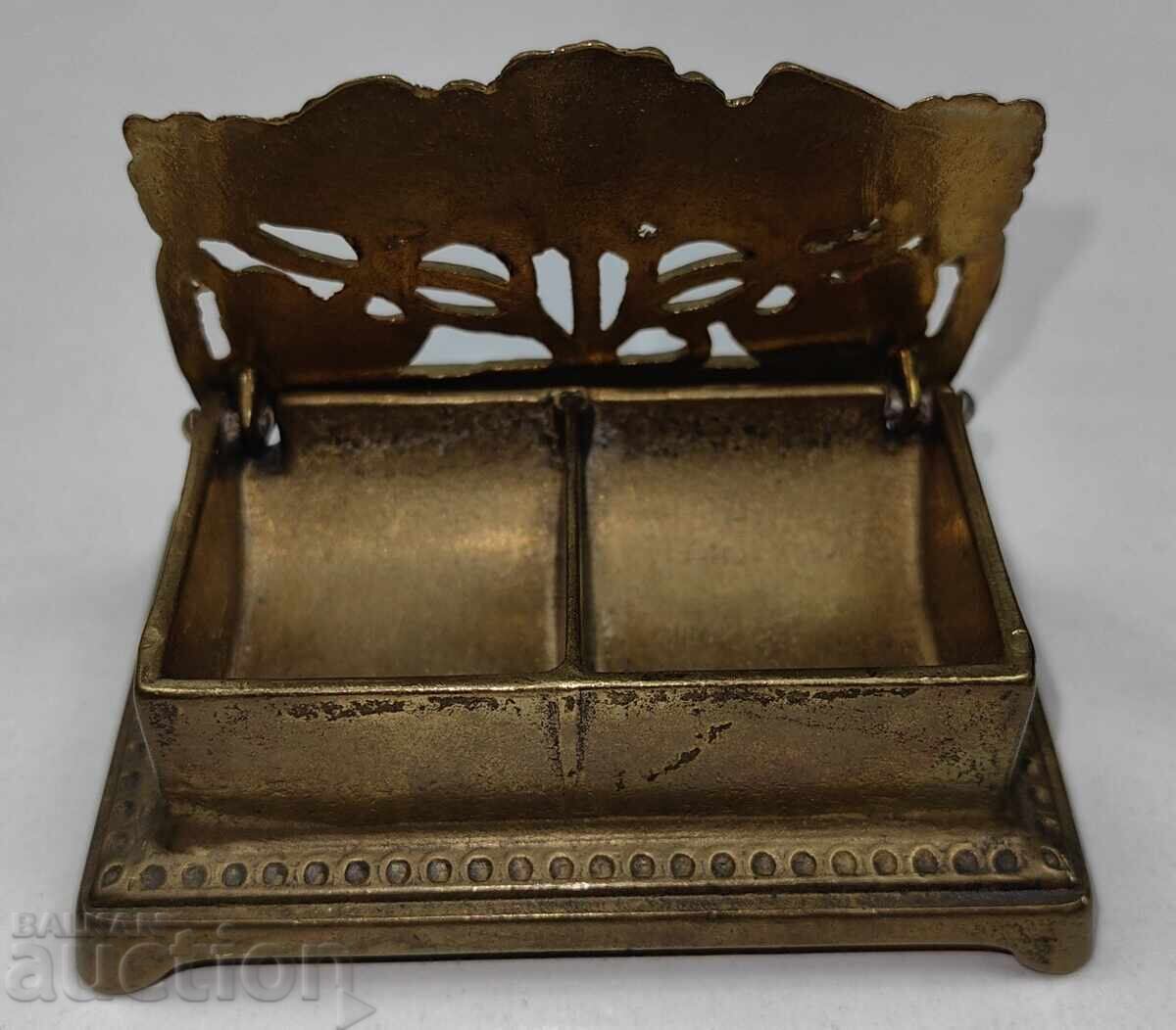 Δημοπρασία ΜΙΚΡΟ ΜΕΤΑΛΛΙΚΟ ΚΟΥΤΙ ΚΟΥΤΑΚΙ ΜΕ ΚΑΠΑΚΙ ΗΛΙΟΤΡΟΠΙΟ ΑΝΘΕΚΤΙΚΟ