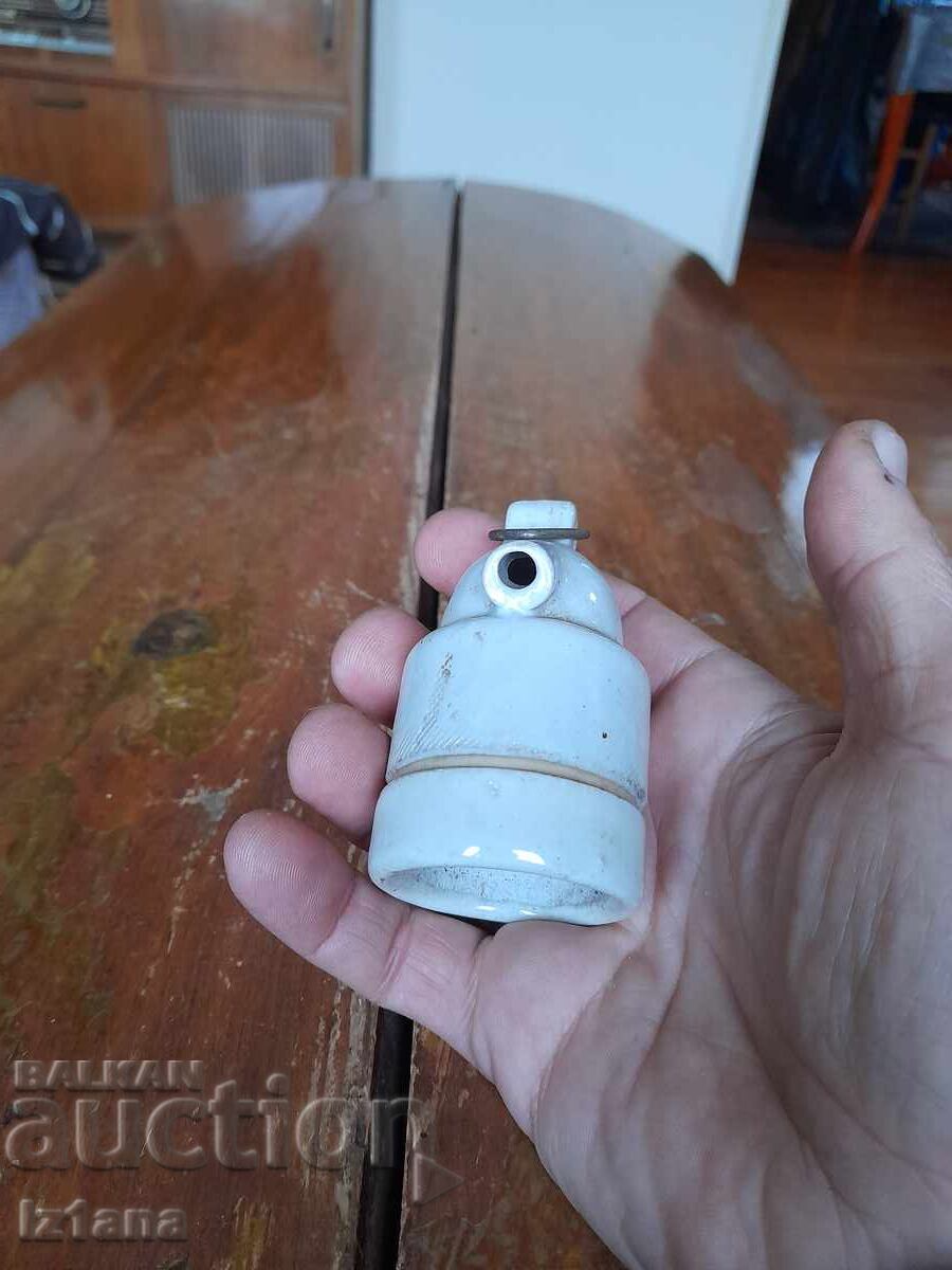 Доставка на Стара порцеланова фасонка