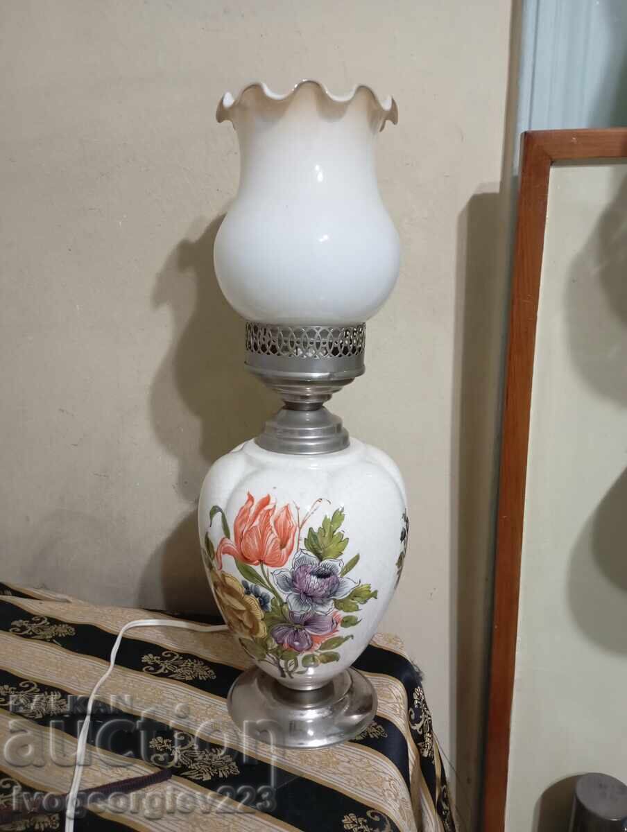 Винтидж настолна лампа Винтидж настолна лампа