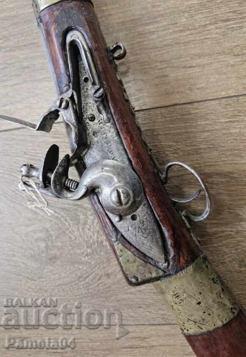 Аукцион Стара кремъчна пушка,шишане,бойлия