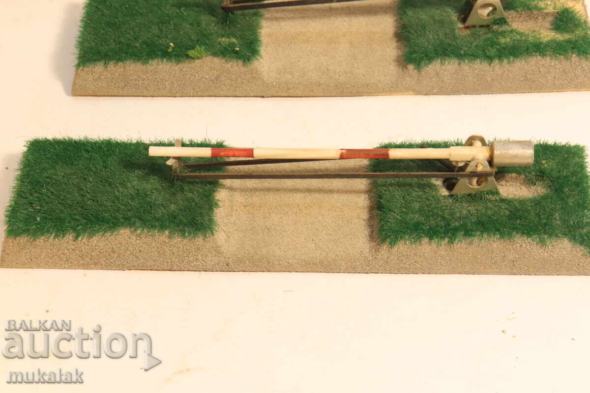 Auction  FALLER? KIBRI? H0 1/87 BARRIER WAGON TRAIN RAILROAD CROSSING