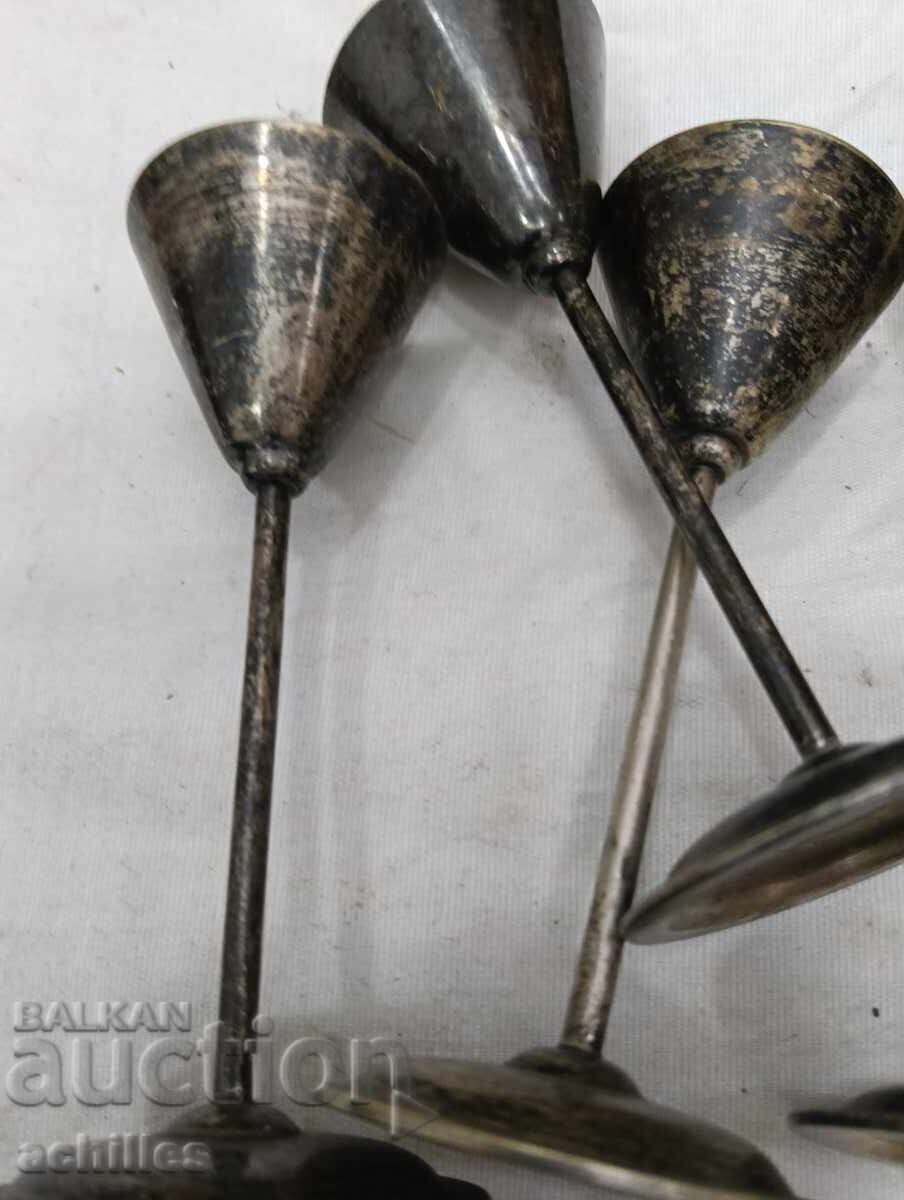 Pahare de lichior placate cu argint cu preț € 15.00 | 29.34 BGN Pahare de lichior placate cu argint cu preț € 15.00 | 29.34 BGN