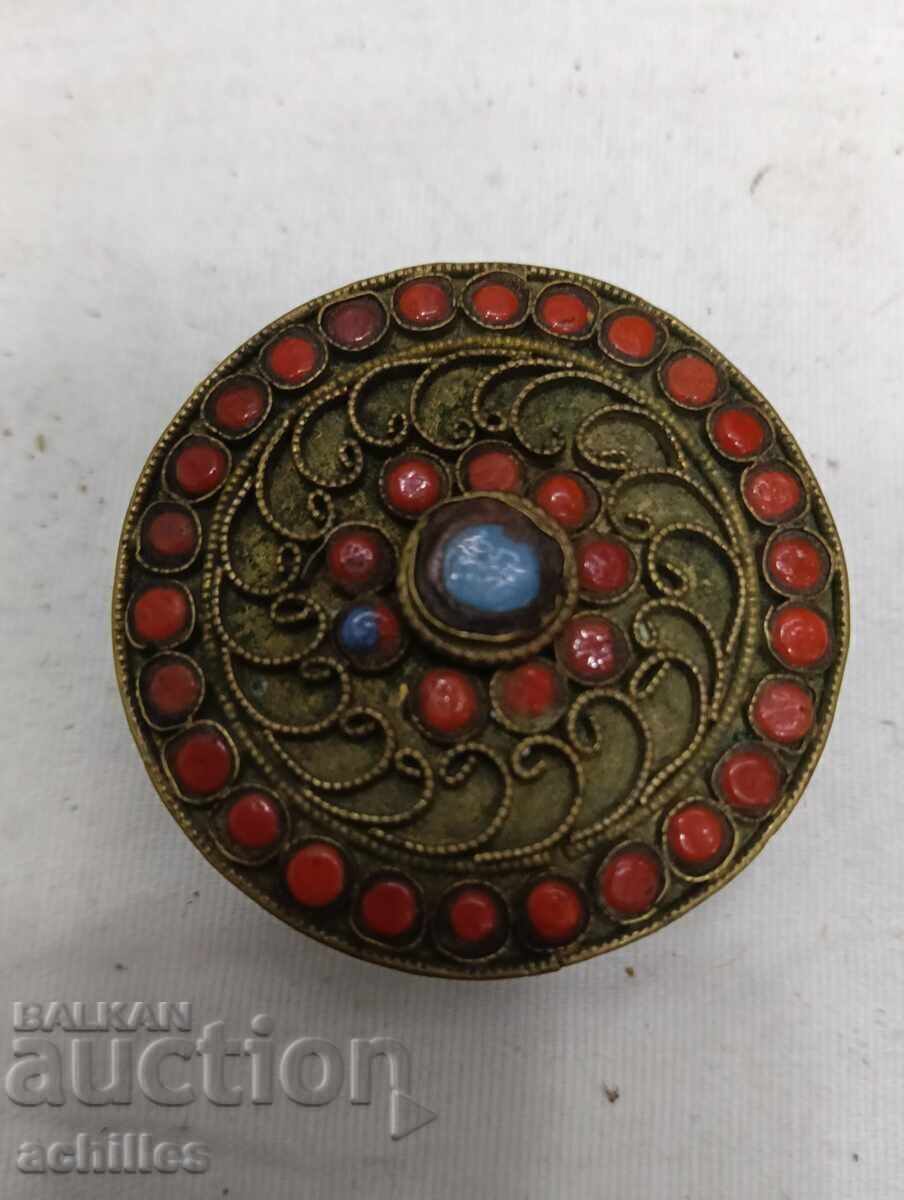 Gilded carved box for snuff
