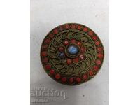 Позлатениа сечанова кутия за емфие