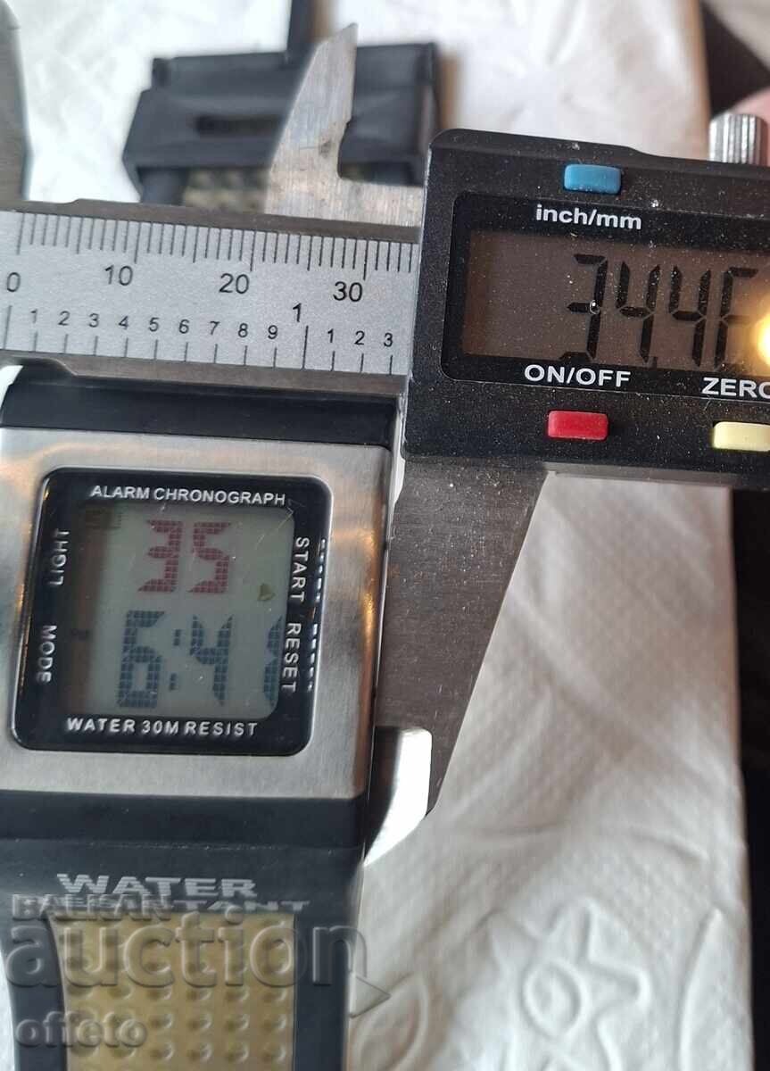 Auction  CLOCK IS RUNNING