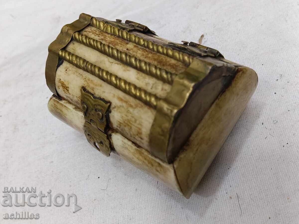 Delivery of Bone jewelry box