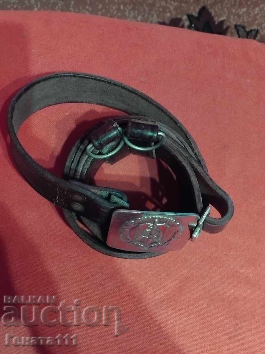 Стар кожен военен колан с цена € 20.00 | 39.12 лв.