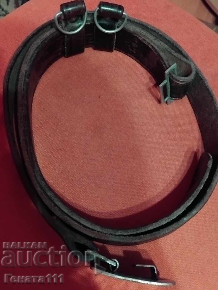 Доставка на Стар кожен военен колан