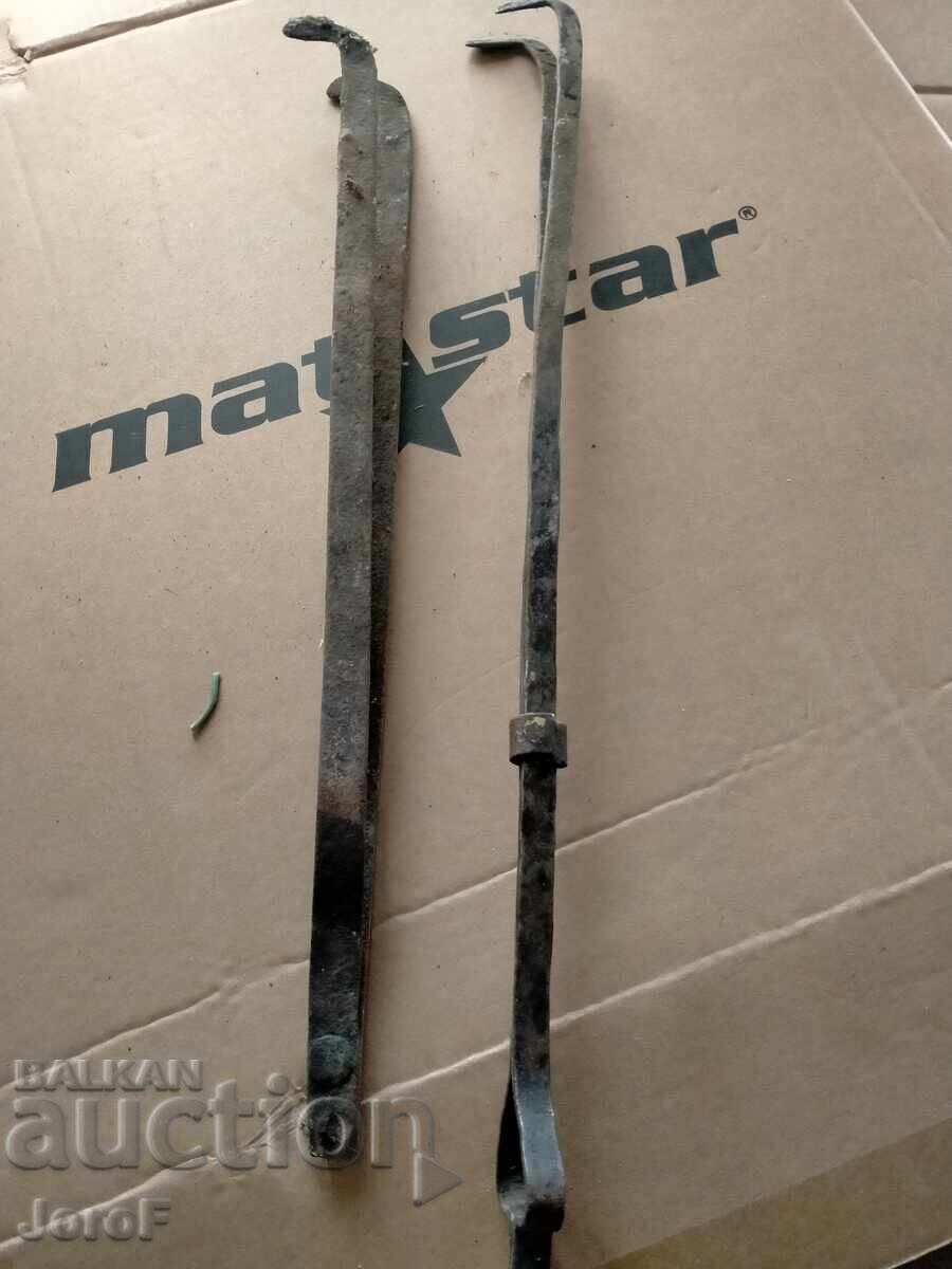 Стари маши за печка с цена € 10.00 | 19.56 лв. Стари маши за печка с цена € 10.00 | 19.56 лв.