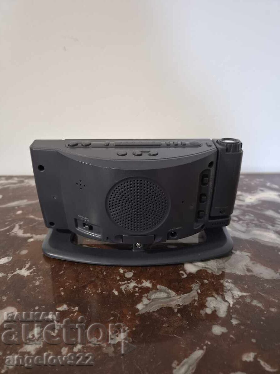 Hitachi projection alarm clock radio - 5