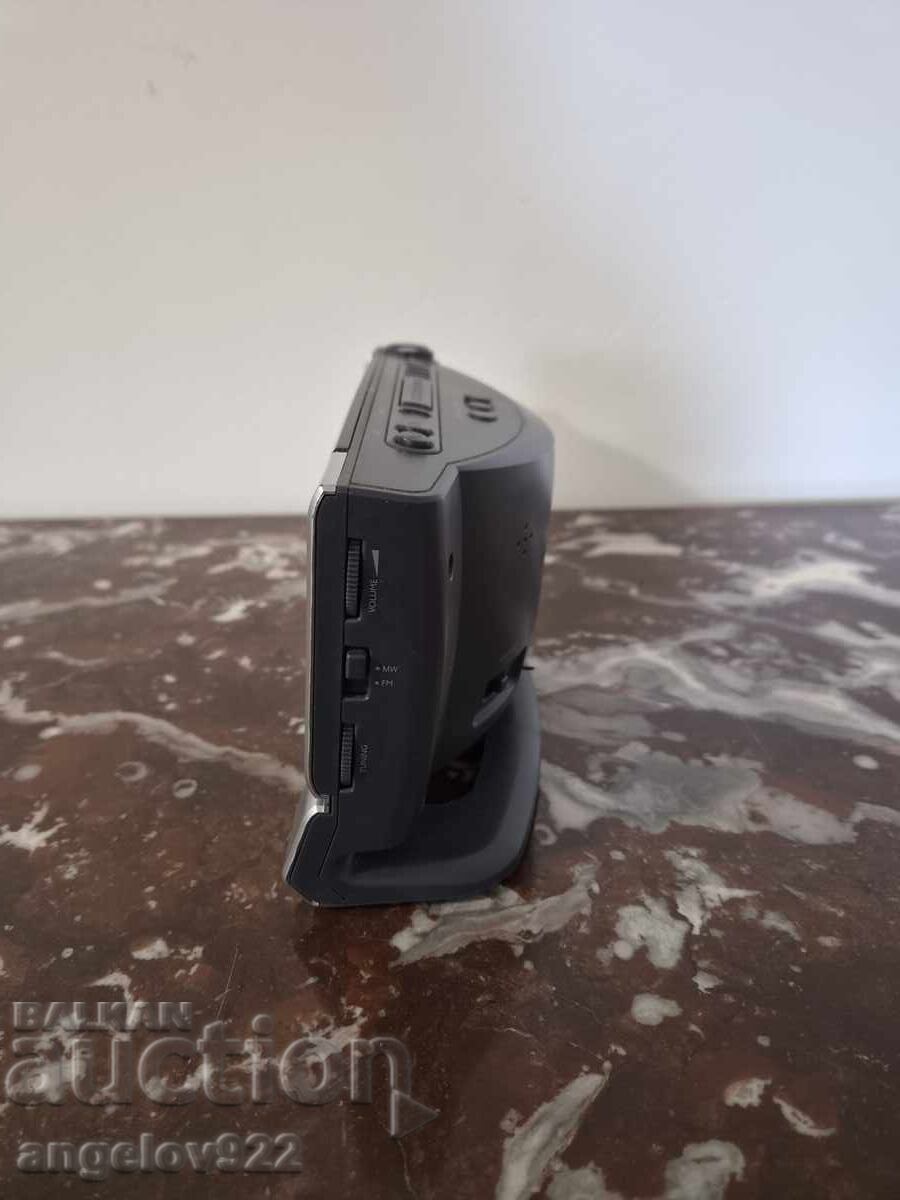 Hitachi projection alarm clock radio - 7