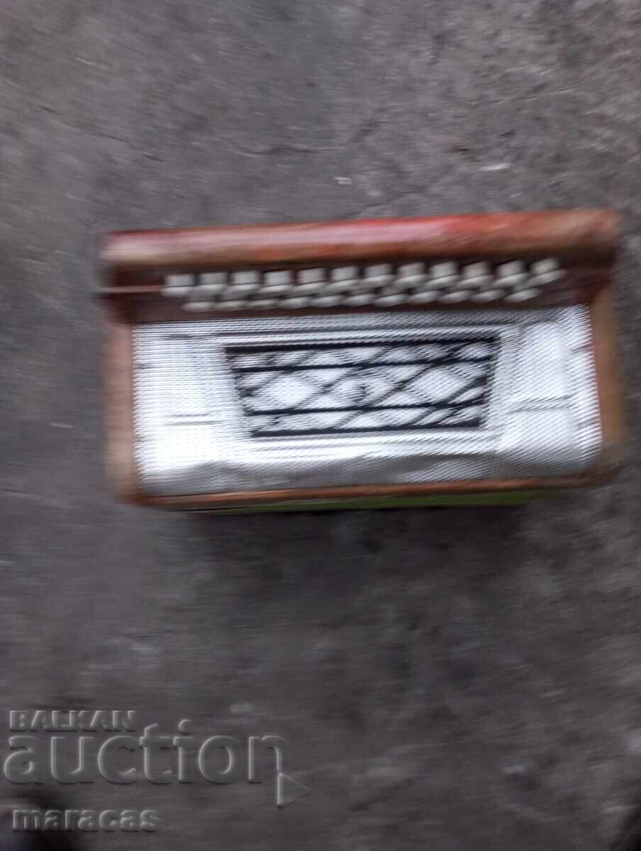 Acordeon vechi cu preț € 16.00 | 31.29 BGN