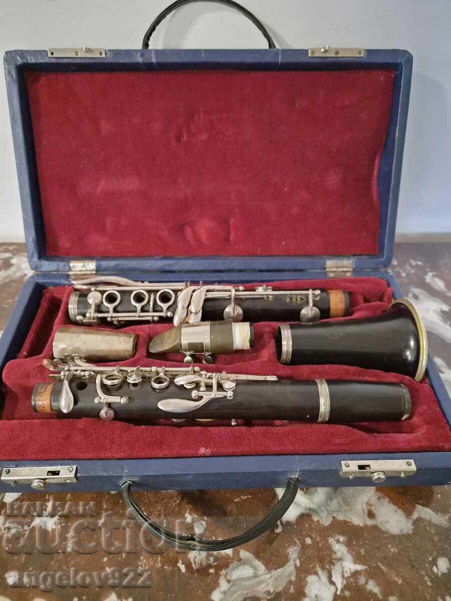 Instrument muzical de la firma franceză Noblet cu preț € 11.00 | 21.51 BGN