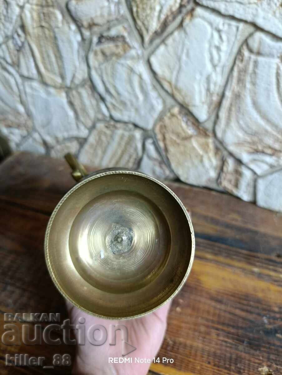 Urcior vechi de bronz cu preț € 18.00 | 35.20 BGN Urcior vechi de bronz cu preț € 18.00 | 35.20 BGN