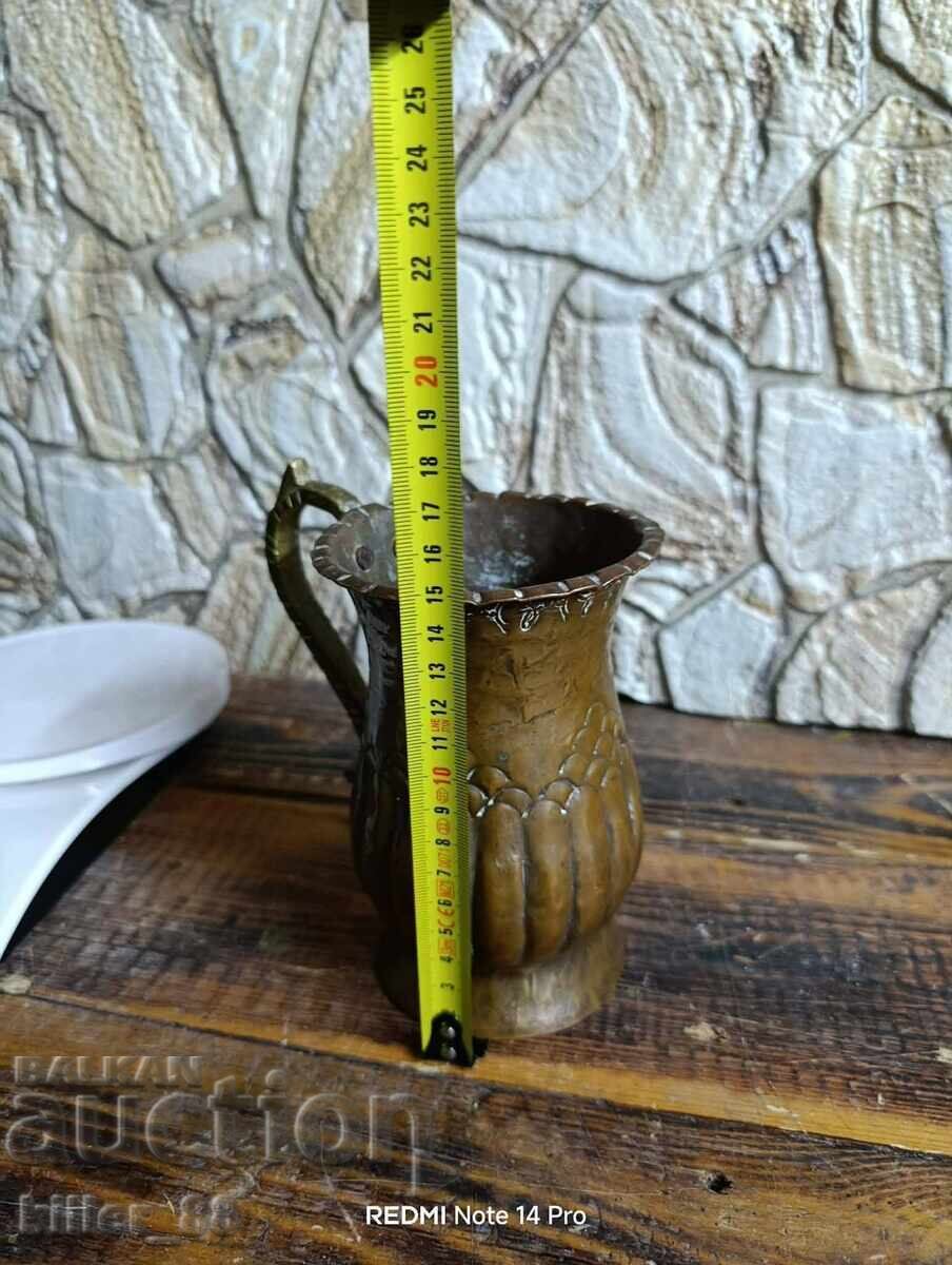 Аукцион Vintage Ръчно изработена медна кана с бронзова дръжка