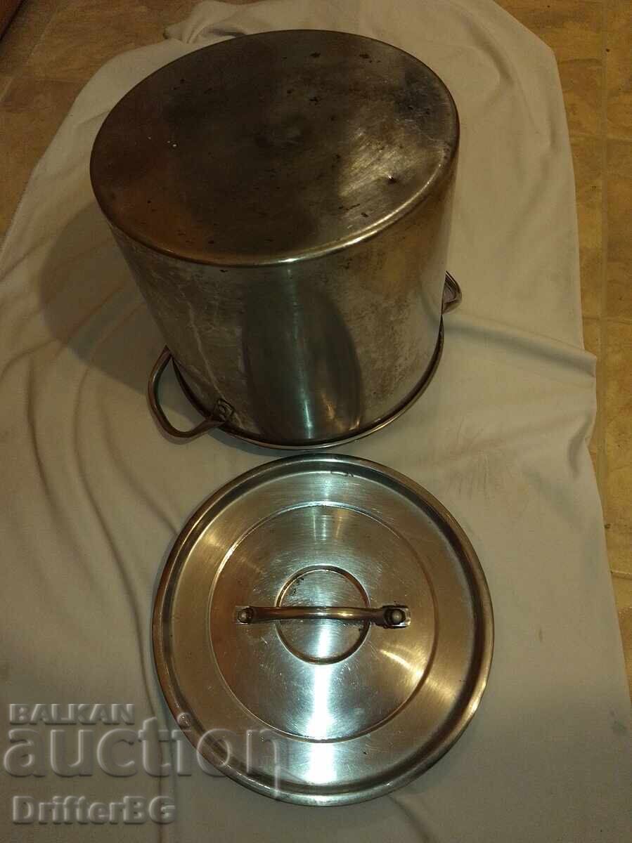 Licitație Oală mare, aproximativ 9 litri Licitație Oală mare, aproximativ 9 litri