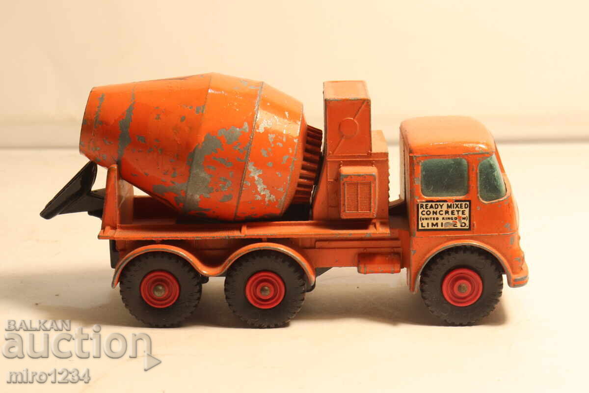 Παράδοση MATCHBOX SUPER KING KAMION BETONOMESHALKA MODEL