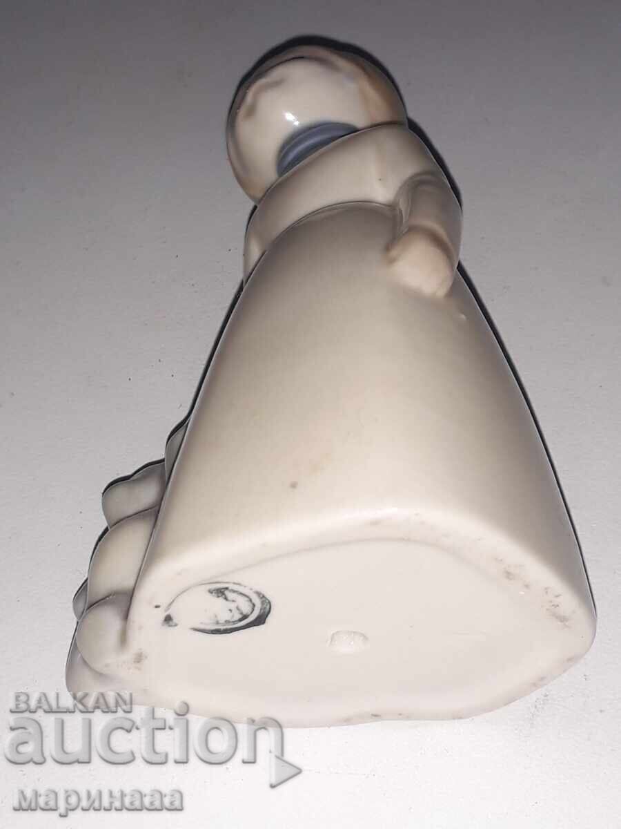 PORCELAIN FIGURE. SWEDEN - 6