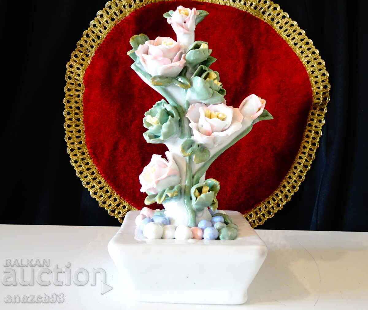 Figurină din porțelan Roz în ghiveci 20 cm cu preț € 14.99 | 29.32 BGN