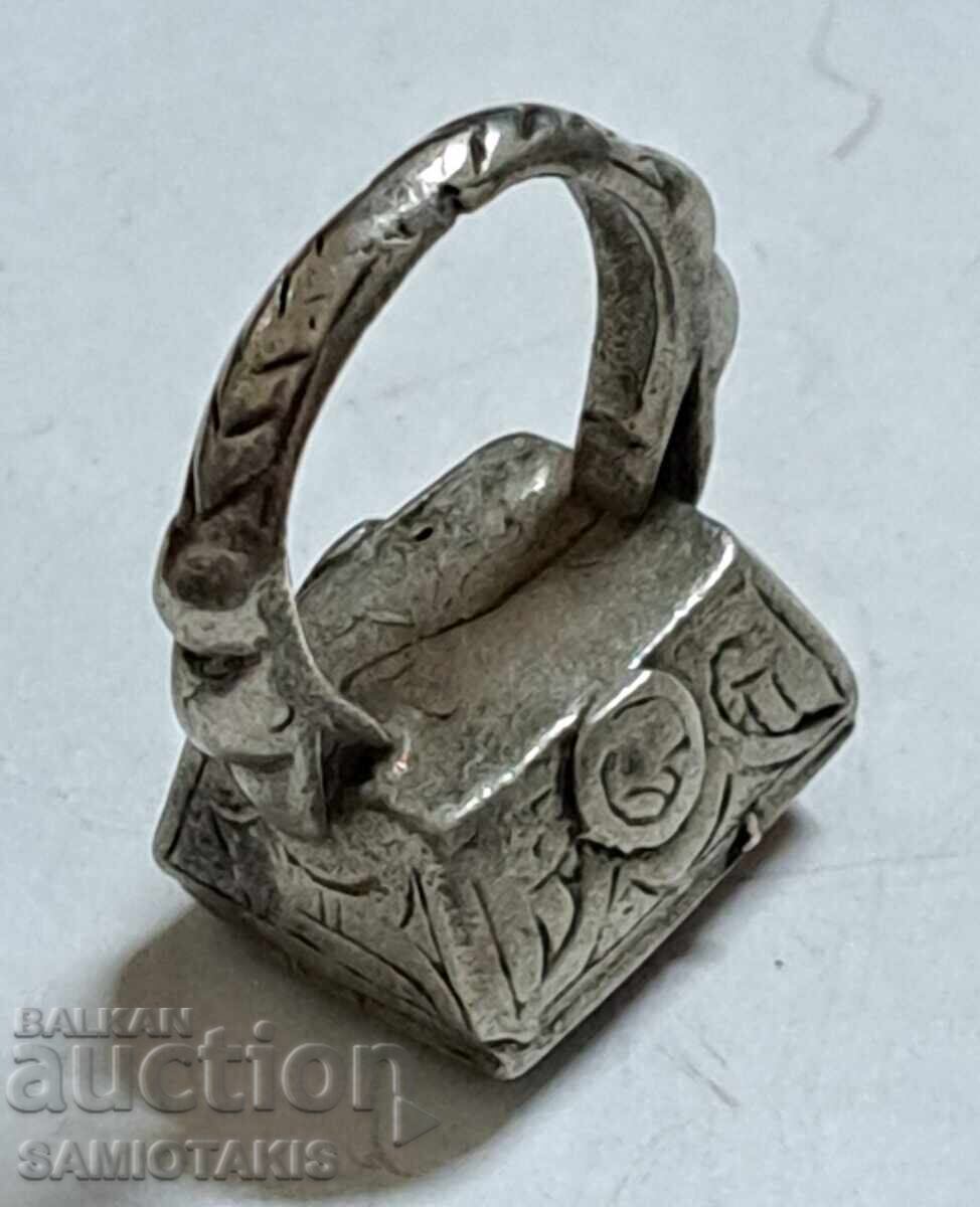Delivery of PERSIAN, SILVER RINGS - SEALS FROM THE 18th CENTURY WITH NATURAL