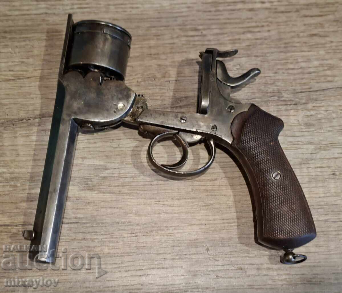 Licitație Revolver Levox, pușcă, pistol Licitație Revolver Levox, pușcă, pistol