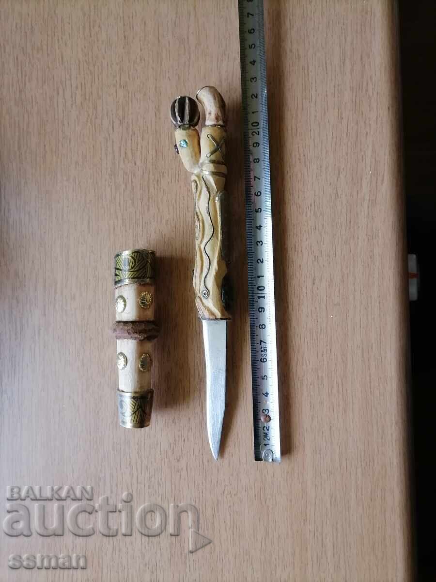 Δημοπρασία παλιό μαχαίρι με σκαλιστή λαβή από ξύλο πυξαριού, μπρούντζο και πέτρες-φίδι
