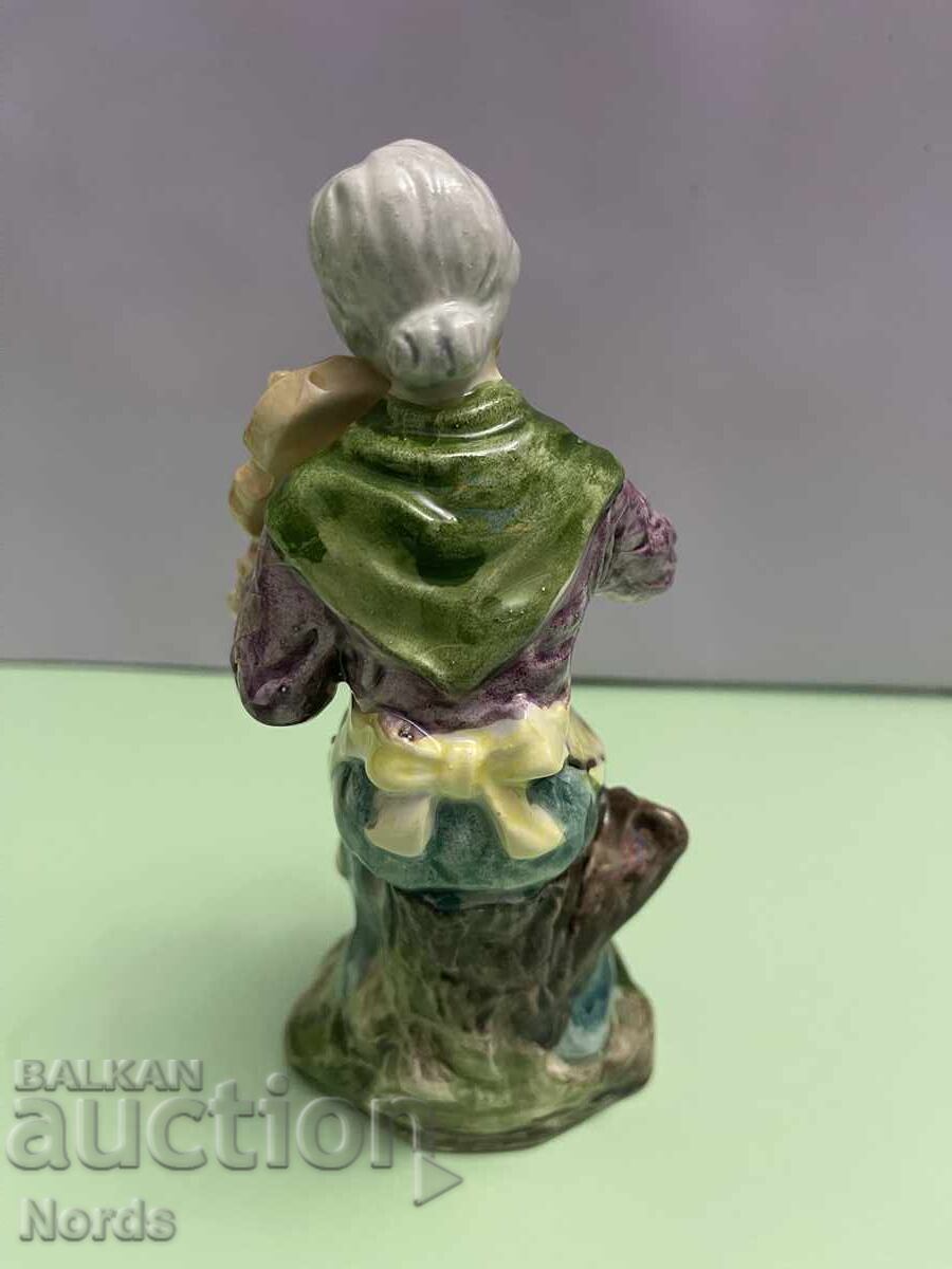 Licitație Figurină vintage din porțelan