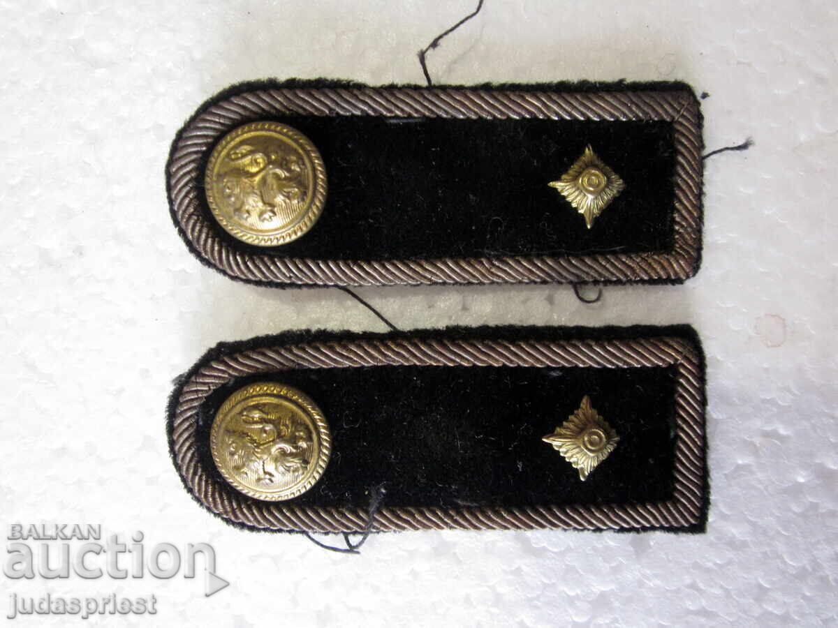 Βουλγαρικά αξιωματικά επωμίδια για βασιλική κάπα ή παλτό με τιμή € 50.00 | 97.79 BGN