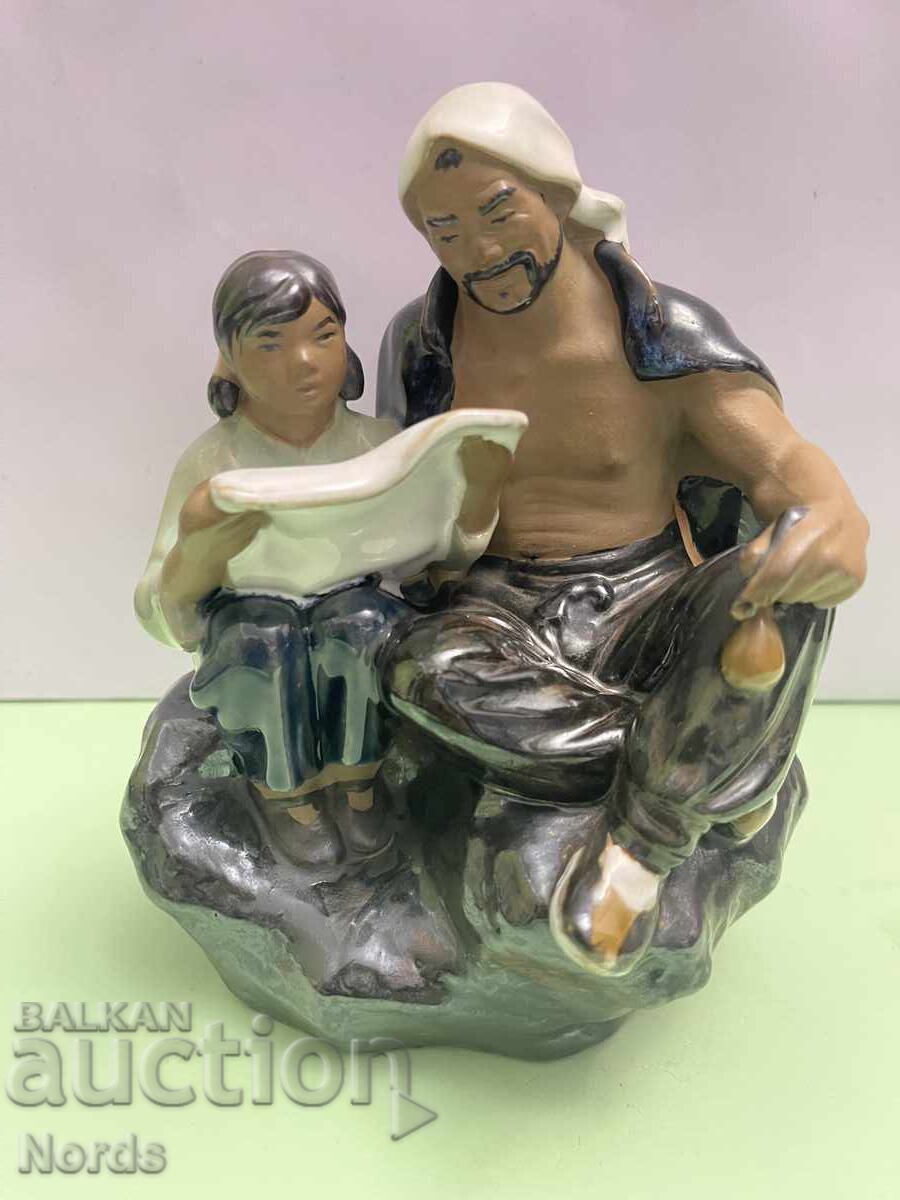 Винтидж керамична фигурка с маркировка