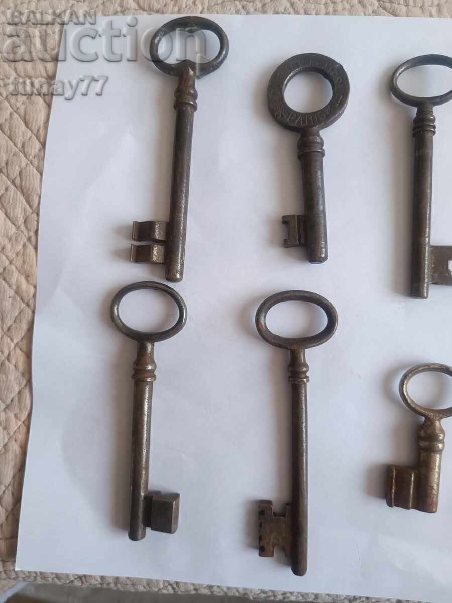 Licitație CHEI VECHI MARI FORJATE MANUAL 10 BUC
