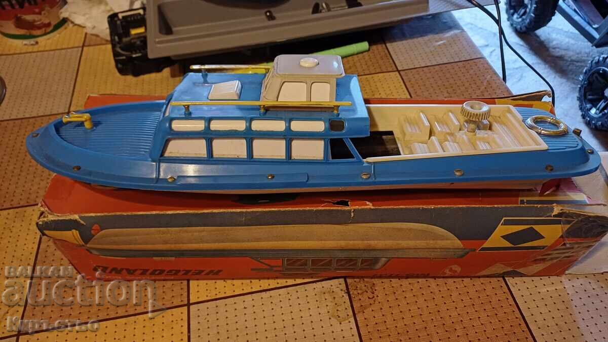 Стара лодка HEGOLAND топ състояние! Бзц