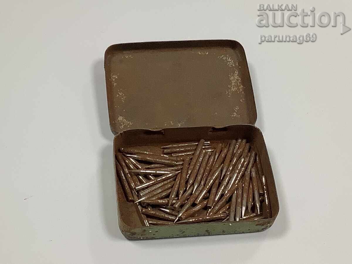 Βελόνες πικάπ σε παλιό μεταλλικό κουτί με τιμή € 5.00 | 9.78 BGN