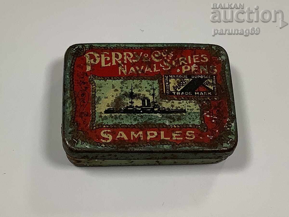 Βελόνες πικάπ σε παλιό μεταλλικό κουτί