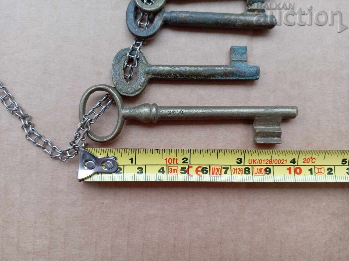 Licitație Set vechi de chei, lacăt, zăvor, lot de cheițe, chei