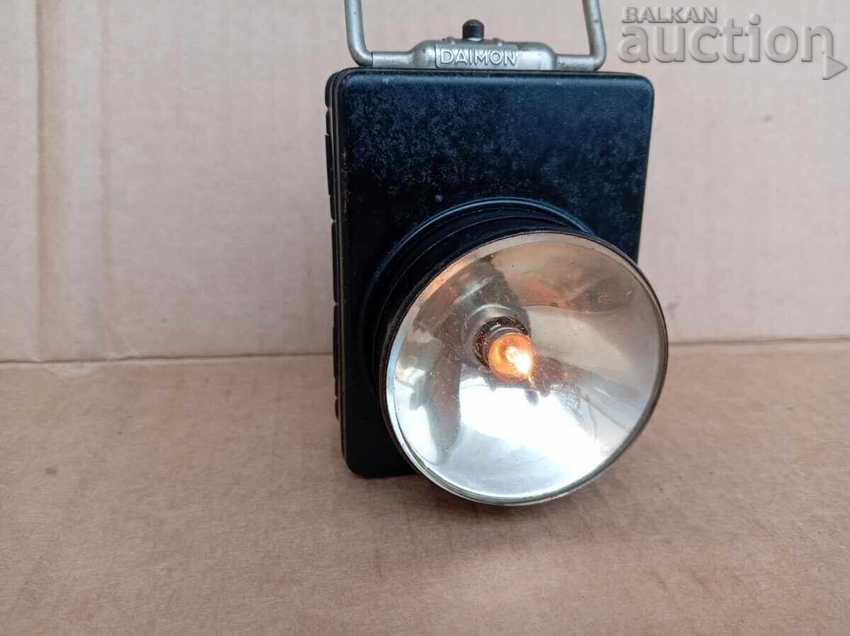 Livrarea Lanternă veche pentru bicicletă DAIMON lampă proiector