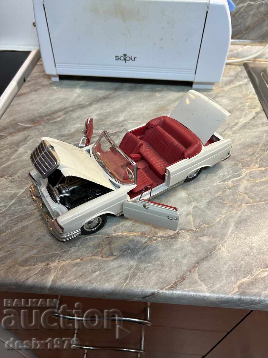 Vechi cărucior metalic - Mercedes mare