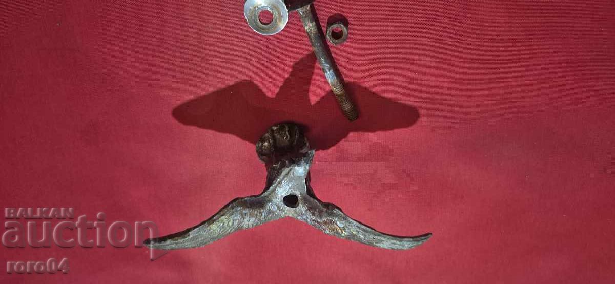 Παράδοση ΑΕΤΟΣ - ΠΟΥΛΙ - ΑΛΟΥΜΙΝΙΕΝΗ ΕΦΑΡΜΟΓΗ - ΓΛΥΠΤΟ