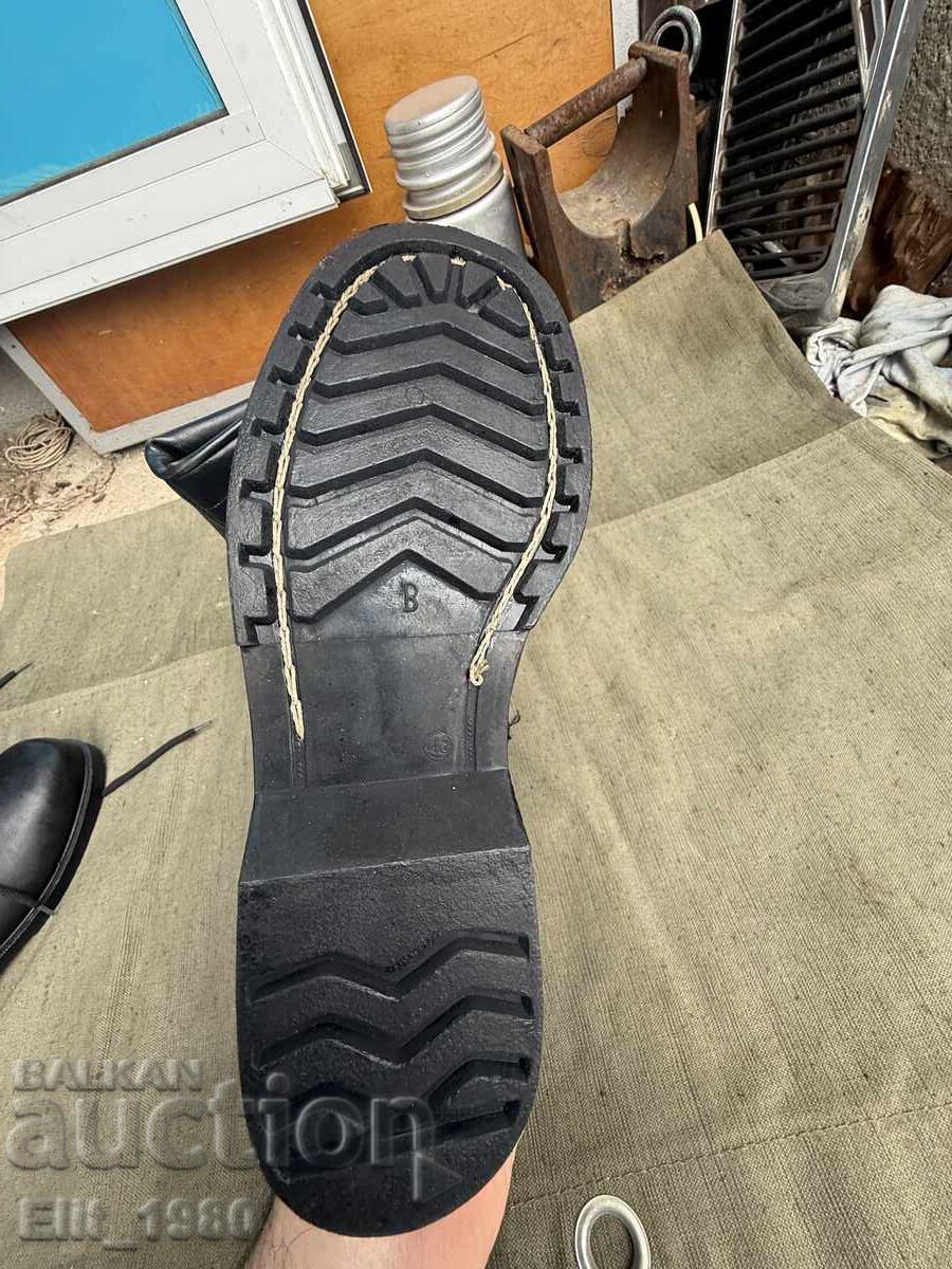 Soldier's boots size 43 - 5