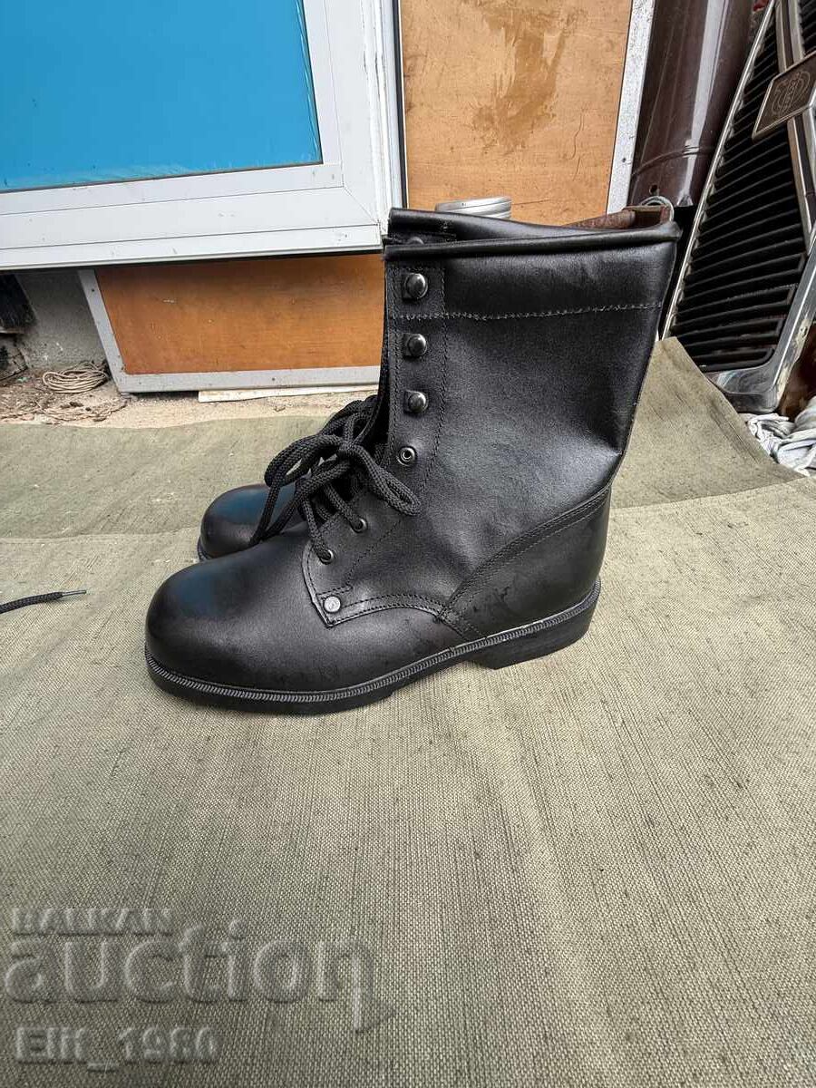 Soldier's boots size 43