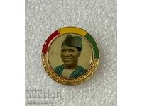 Interesantă insignă, lider de partid african