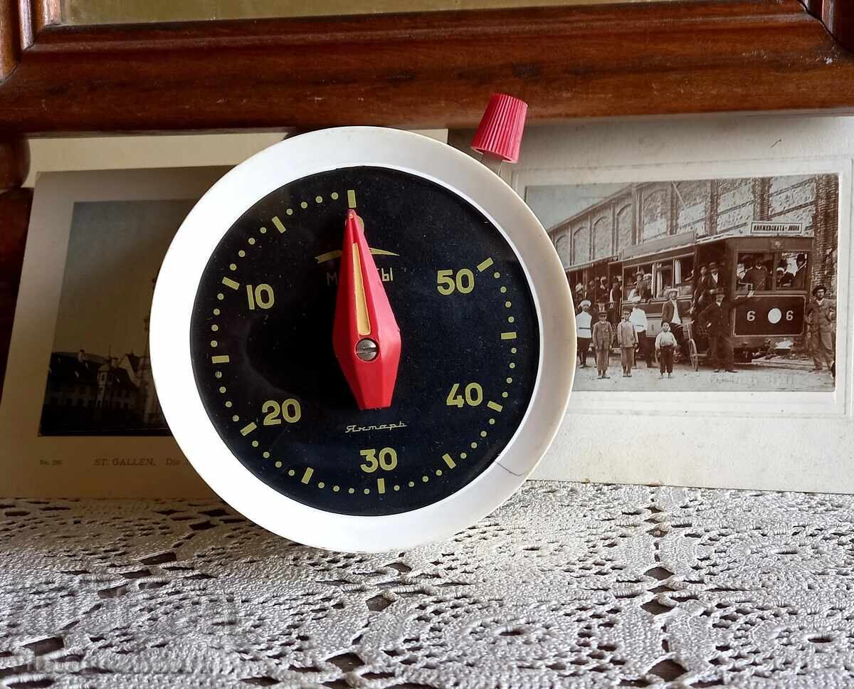 Колекционерски часовник, таймер, Янтар, работи и звъни с цена € 0.21 | 0.41 лв.