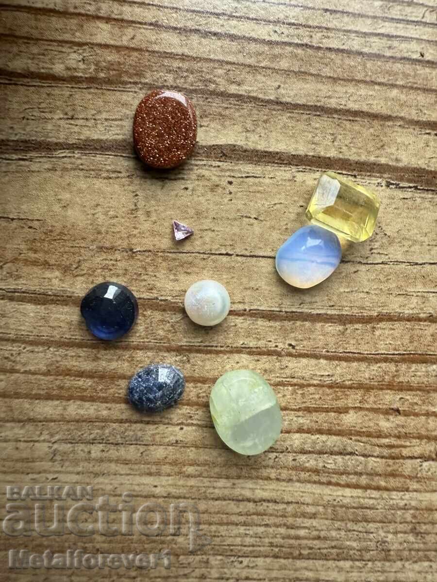 Livrarea LOT MINERALE - SAFIR, SMARALD ȘI ALTELE