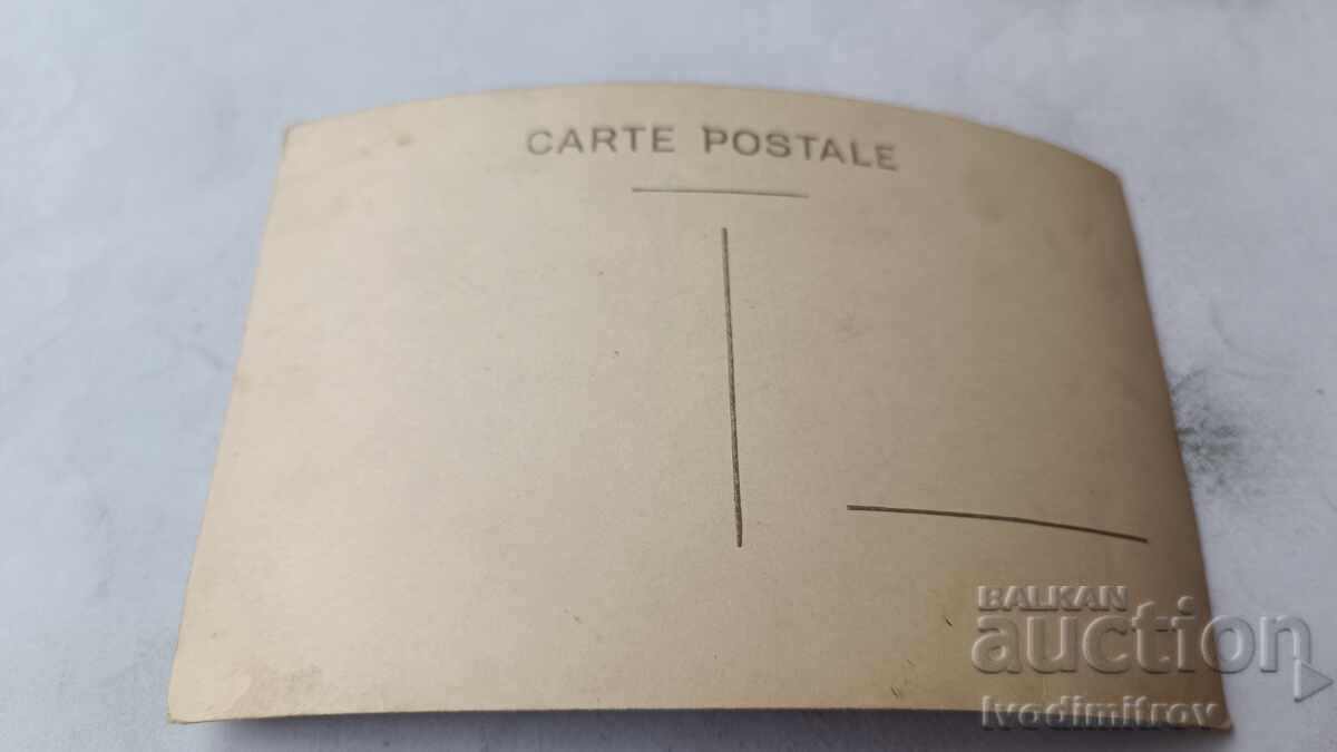 Снимка Младеж с ретро велосипед с цена € 1.37 | 2.68 лв.