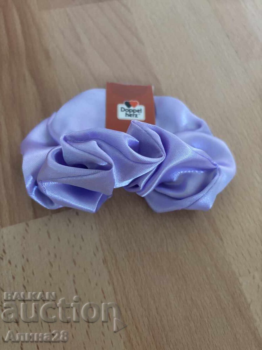 Elastic în violet, satin de la Doppel Hertz cu preț € 2.00 | 3.91 BGN