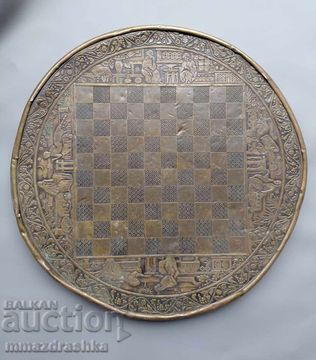 Masă de șah din bronz din 1930